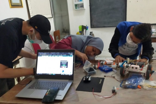 Lagi, Tim Robotic MAN...