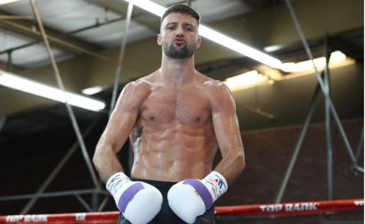 Josh Taylor Jatuhkan...