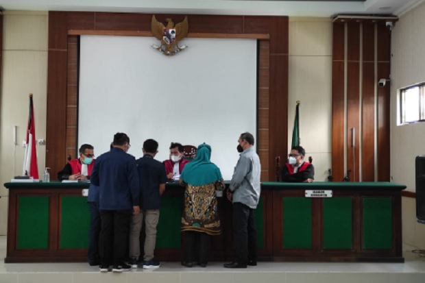 Warga Blitar Penggugat...