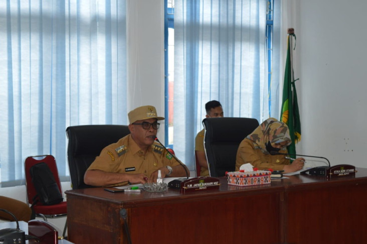 Bupati Madina Berang,...