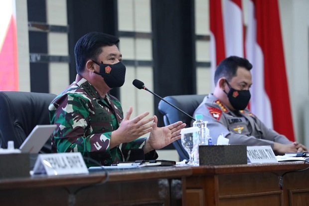 Panglima TNI dan Kapolri...