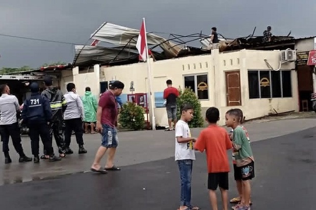 Pos Polisi di Terminal...