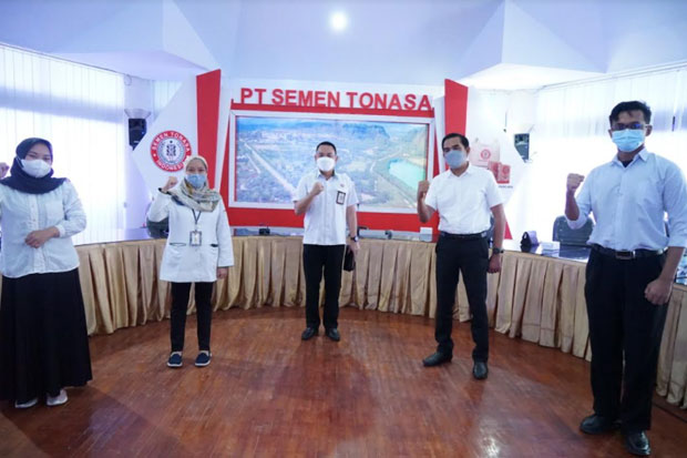 Mahasiswa 6 Perguruan...