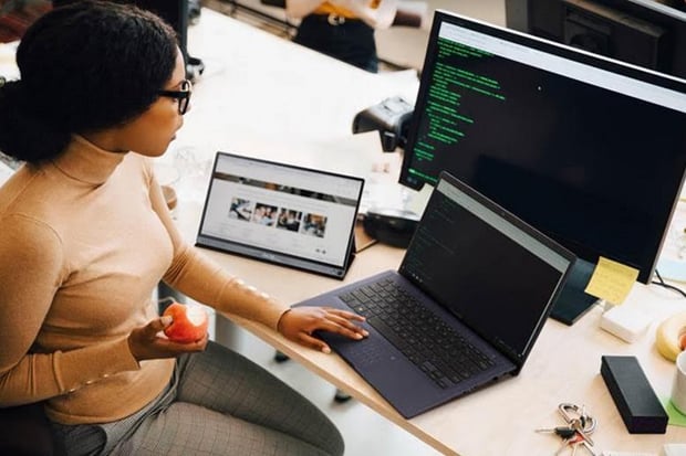 ASUS Tawarkan Laptop...