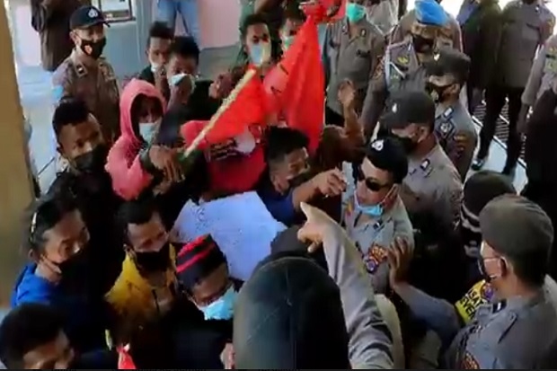 Anggota DPRD Sebut Pendemo...