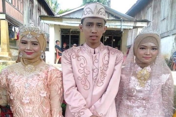 Nikahi 2 Wanita Cantik...