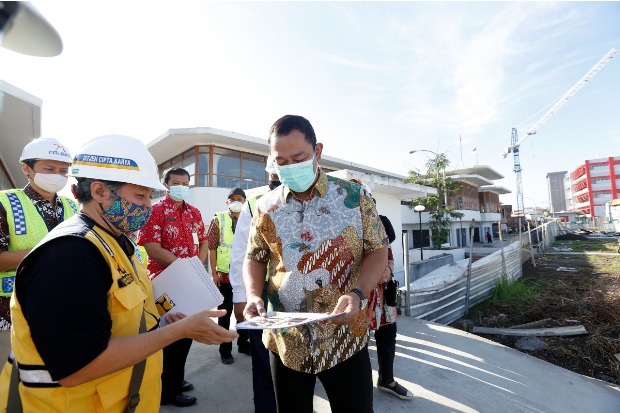 Pedagang Pasar Johar...