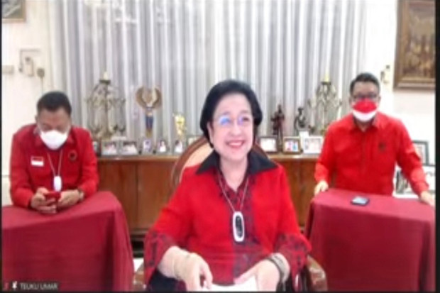 Megawati Hadiri Acara...