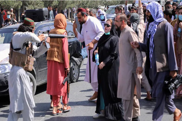Taliban: Wanita Tak...