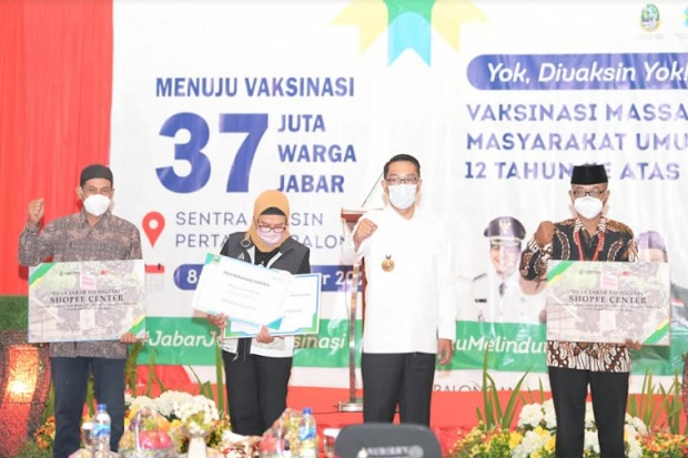Dorong Warga Desa Naik...