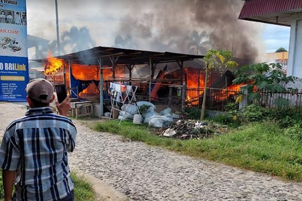 Pedagang Baru Berjualan,...