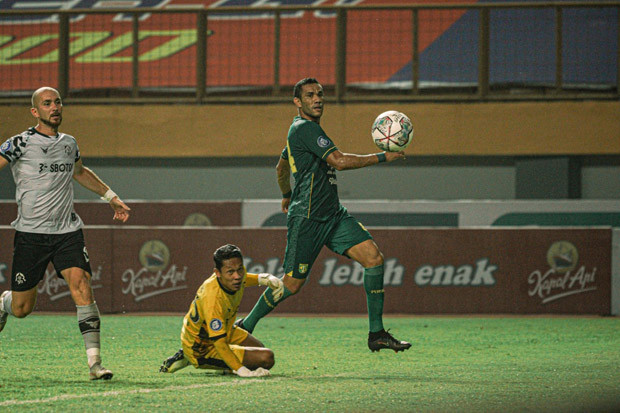 Hasil Liga 1 Persebaya...