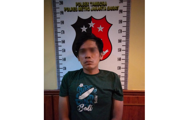 10 Bulan Diburu Polisi,...