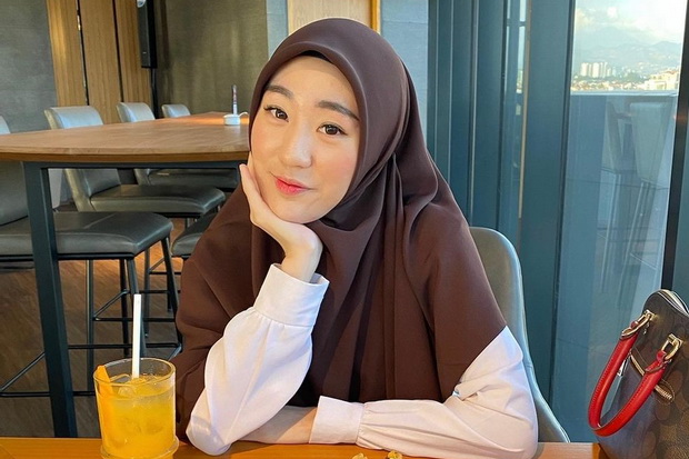Larissa Chou Berupaya...