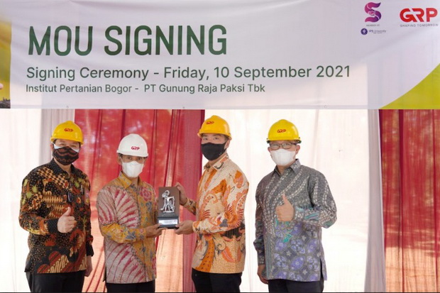 Menjalankan Roda Bisnis...