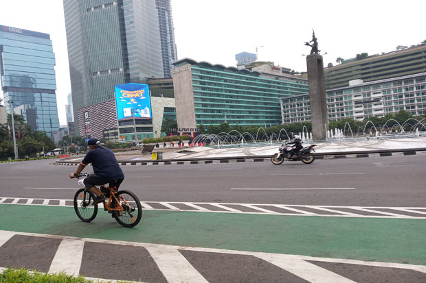 Mau Masuk ke Sudirman,...