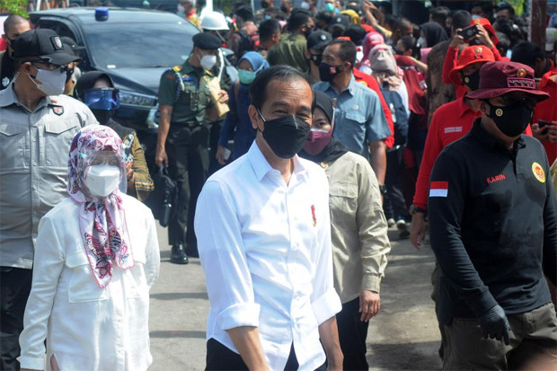 Jokowi Larang Sekolah...