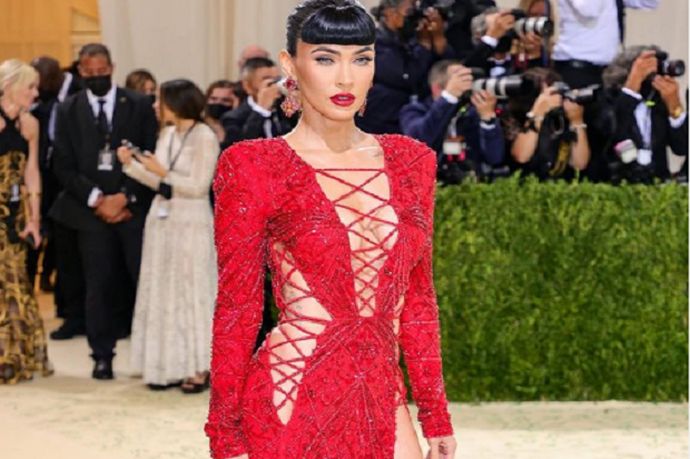 Megan Fox Tampil Perdana...