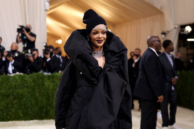 Hadiri Met Gala 2021,...