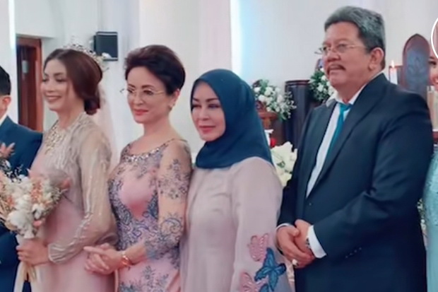 Menikah di Gereja, Ternyata...