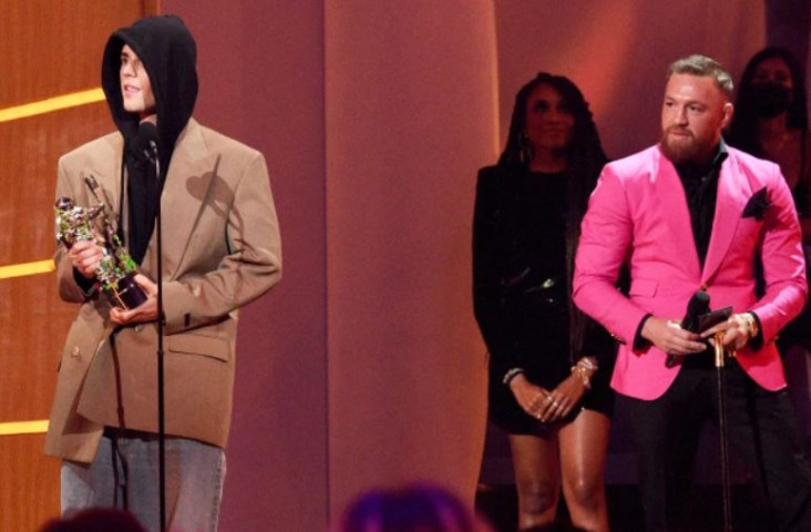 Justin Bieber Beri Conor...