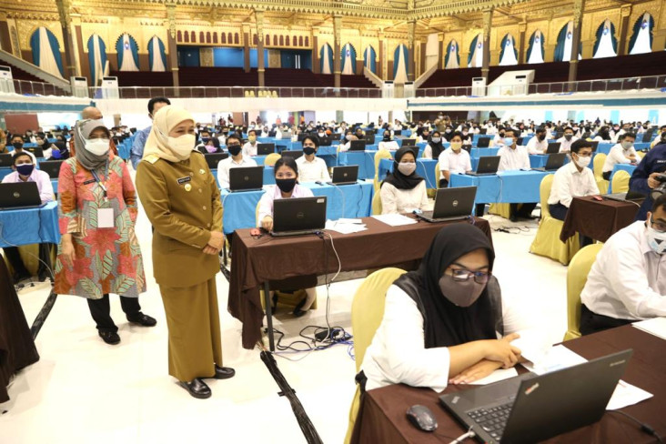 25.563 Orang Adu Nasib...