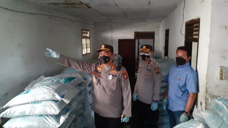 700 Karung Pupuk Palsu...