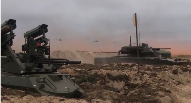 Rusia Pamer Robot Tempur...
