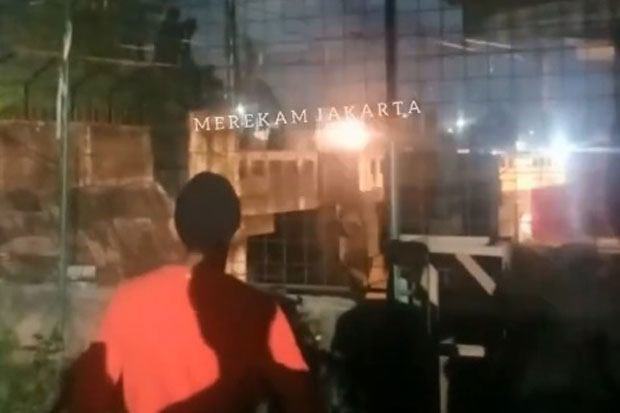 Tawuran Warga di Tengah...