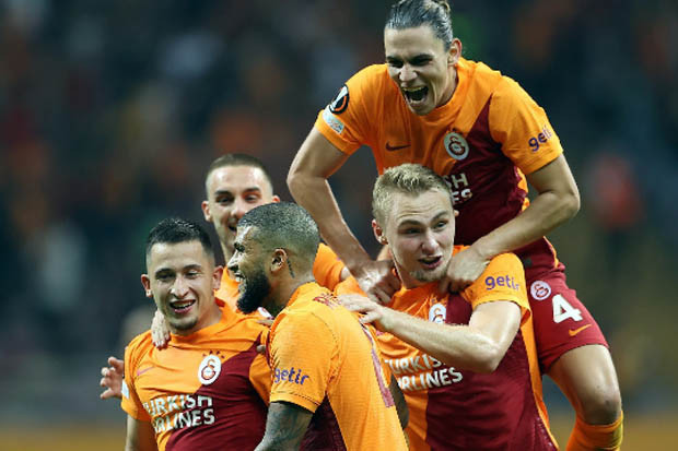 Hasil Liga Europa 2021/2022,...