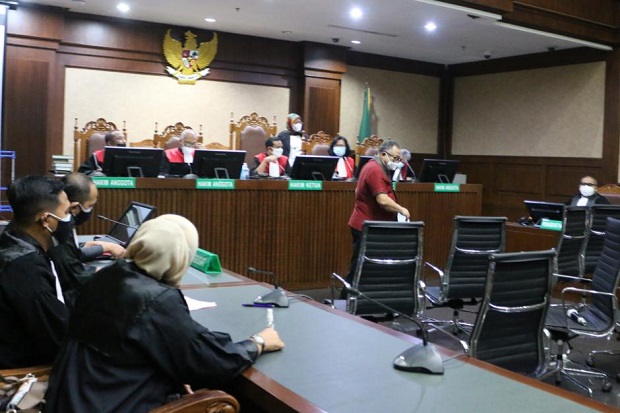 Sidang Asabri Ricuh,...