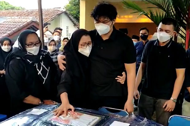 Jenazah Pilot Rimbun...