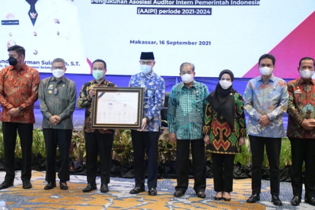 Bupati Luwu Utara Dikukuhkan...