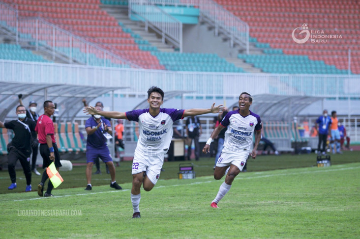 Liga 1 Persita Bekuk...