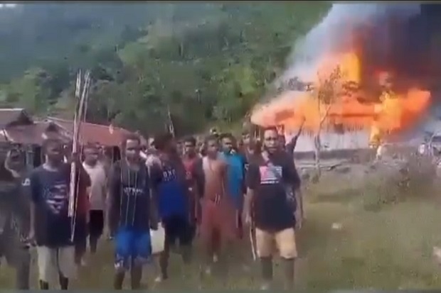 Siksa 3 Suster di Luar...
