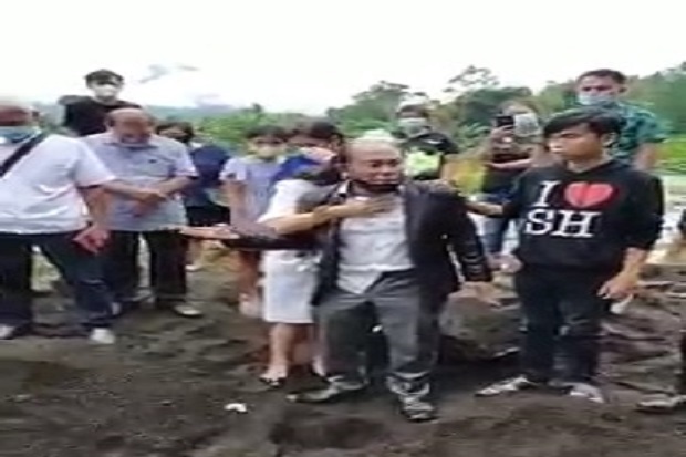 Video Keluarga Bongkar...