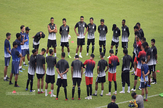 Pelatih Bhayangkara...