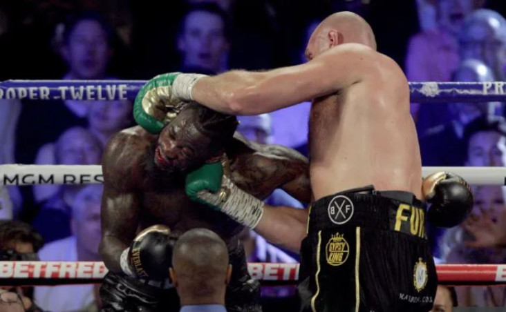 Tyson Fury Pensiunkan...