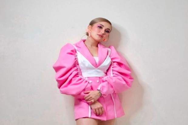 Ayu Ting Ting Pakai...
