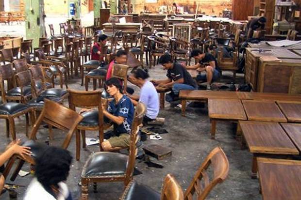 Industri Furnitur Tumbuh...