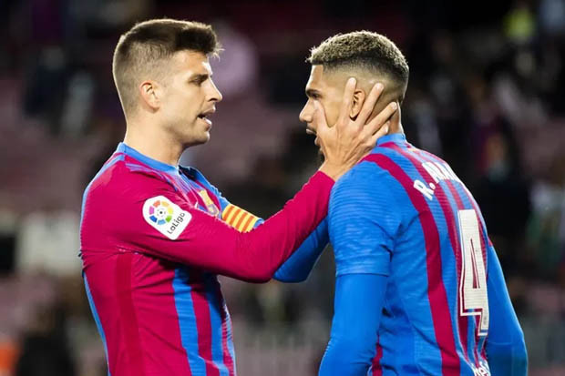 Paksa Gerard Pique Jadi...