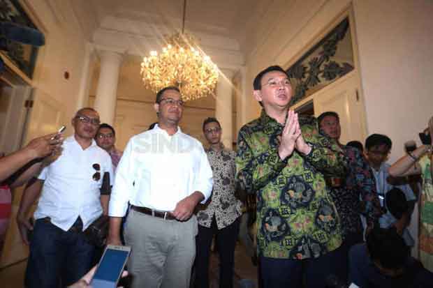 Beda Gaya Ahok dan Anies...