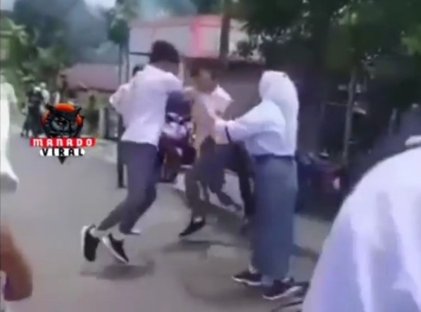 Duel Brutal Siswa SMA...