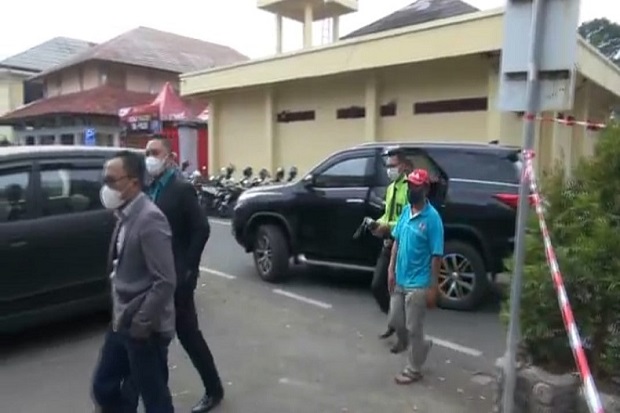 Istri dan Anak Gadisnya...