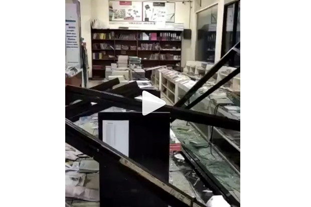 Toko Buku di Villa Pertiwi...