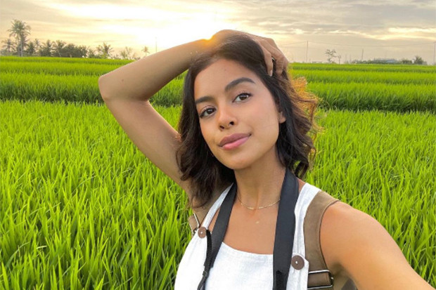 Potret Cantik Eva Celia,...