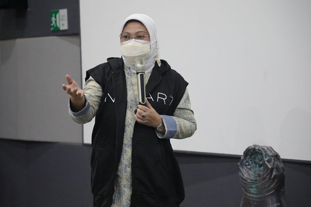 Menaker Pimpin Sosialisasi...