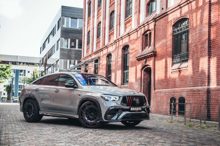 Kalahkan Bentley Bentayga,...