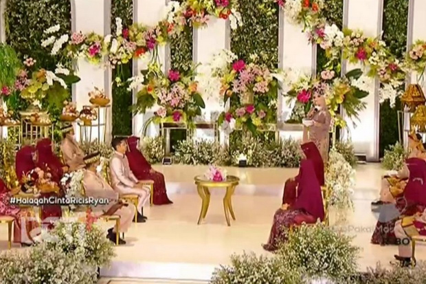 Lamaran Ria Ricis Berlangsung...