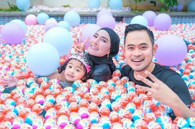Kemeriahan Pesta Ulang...